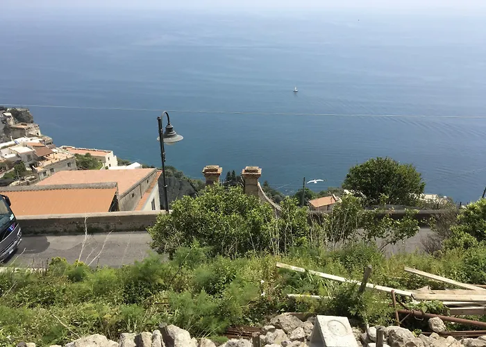 L'antico Borgo Dei Limoni Bed and Breakfast 4*