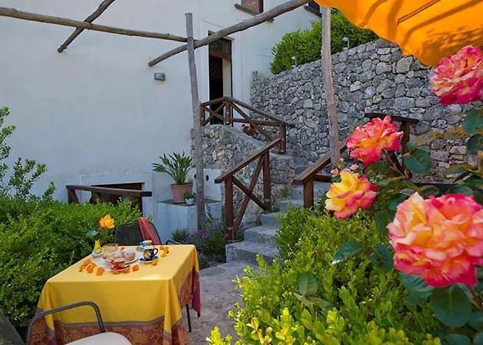 L'antico Borgo Dei Limoni 4*