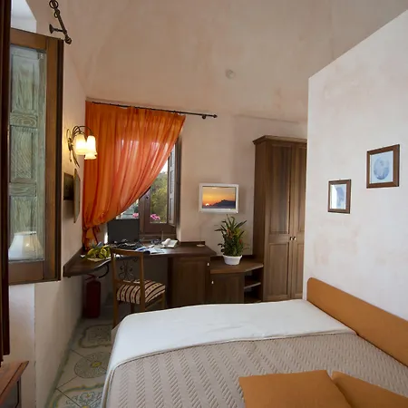 فندق مبيت وإفطار L'antico Borgo Dei Limoni 4*