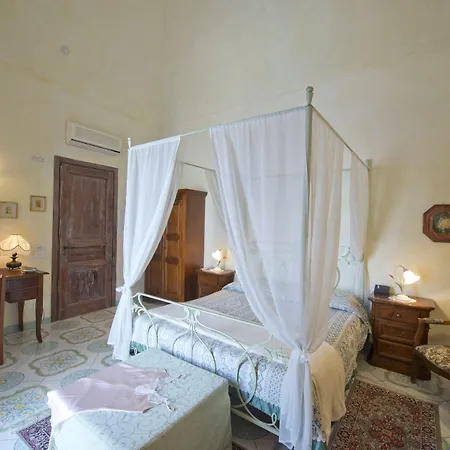 L'antico Borgo Dei Limoni فندق مبيت وإفطار 4*