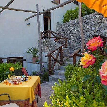 L'antico Borgo Dei Limoni 4*