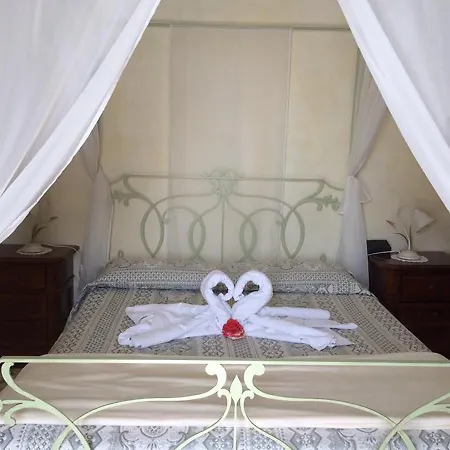 Bed & Breakfast L'antico Borgo Dei Limoni 2*