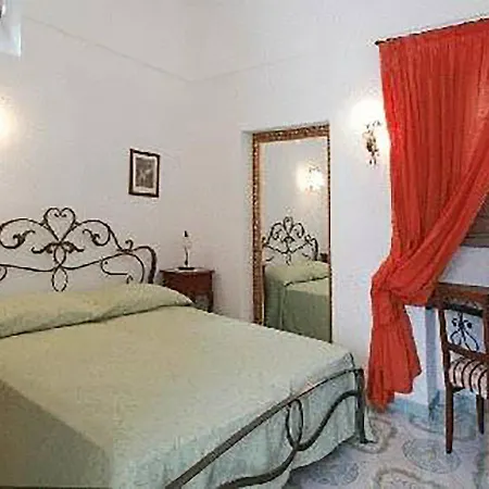 Bed & Breakfast L'antico Borgo Dei Limoni 2*