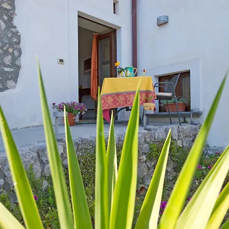 L'antico Borgo Dei Limoni Bed & Breakfast