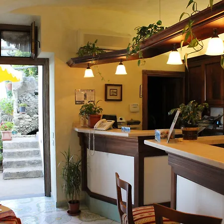 L'antico Borgo Dei Limoni 4*