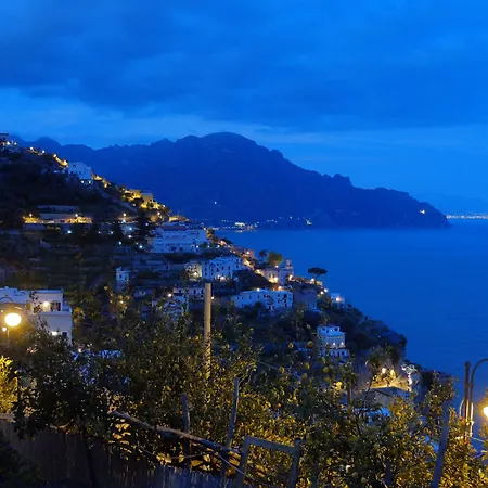 L'antico Borgo Dei Limoni Bed & Breakfast 4*