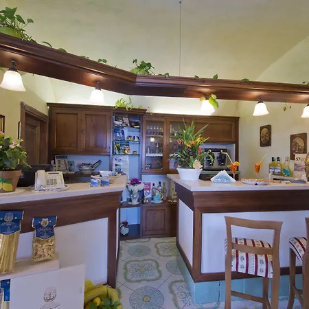 Acomodação com café da manhã  L'antico Borgo Dei Limoni