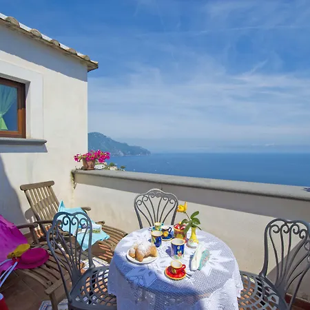 Bed & Breakfast L'antico Borgo Dei Limoni 4*