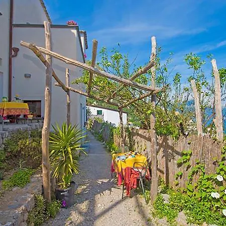 L'antico Borgo Dei Limoni Frühstückspension 4*