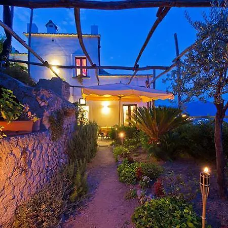 L'antico Borgo Dei Limoni Frühstückspension 4*