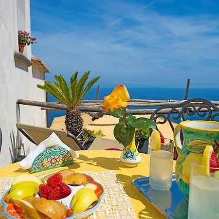 L'antico Borgo Dei Limoni Frühstückspension 4*